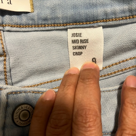 EUNINA Light Wash Distressed Jeans - Picture 9 of 10